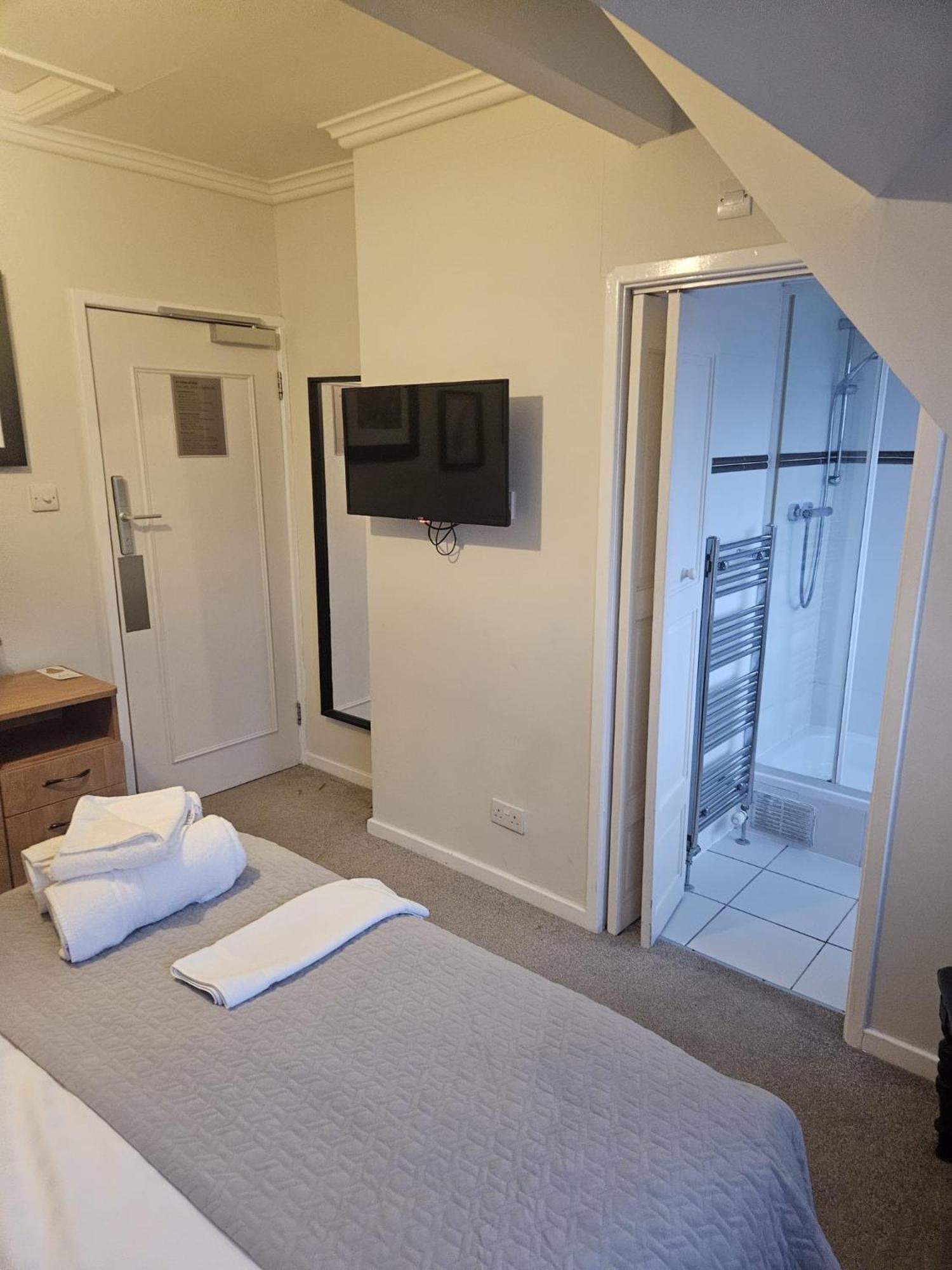 The Coach House 3*